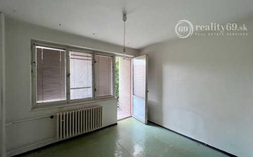 KOŠICE MYSLAVA - POSCHODOVÝ 6 IZBOVÝ RD S PEKNÝM POZEMKOM 1.218 M2.