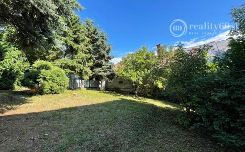 KOŠICE MYSLAVA - POSCHODOVÝ 6 IZBOVÝ RD S PEKNÝM POZEMKOM 1.218 M2.