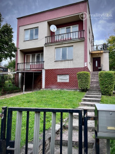 KOŠICE MYSLAVA - POSCHODOVÝ 6 IZBOVÝ RD S PEKNÝM POZEMKOM 1.218 M2.