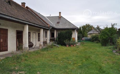 MAĎARSKO - ENCS SUPER DVOJGENERAČNÝ DOM  S ROZLOHOU 120 M2 + 120 M2