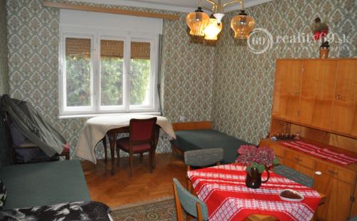 MAĎARSKO - ENCS SUPER DVOJGENERAČNÝ DOM  S ROZLOHOU 120 M2 + 120 M2