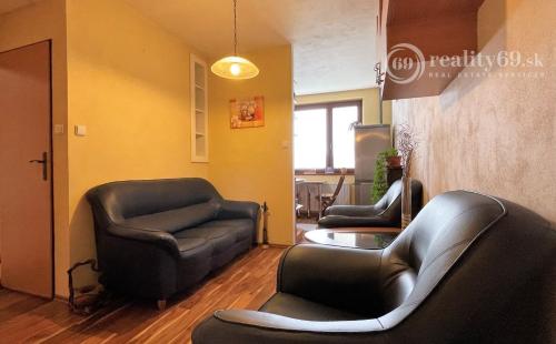 REZERVOVANÉ - JUH - LUDMANSKÁ 3 IZBOVÝ BYT PO REKONŠTRUKCII V CENTRE MESTA, 2X LODŽIA.