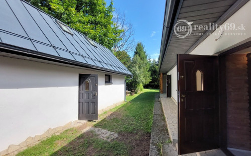 REZERVOVANÉ - MAĎARSKO - KISHUTA RODINNÝ DOM 240 M2 + HOSŤOVSKÝ DOM 40 M2 IBA 45 km OD KOŠÍC