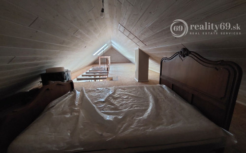 REZERVOVANÉ - MAĎARSKO - KISHUTA RODINNÝ DOM 240 M2 + HOSŤOVSKÝ DOM 40 M2 IBA 45 km OD KOŠÍC