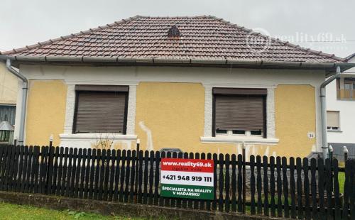 MAĎARSKO -TRIZS - 4 IZBOVÝ VÍKENDOVÝ DOM V PEKNEJ LOKALITE