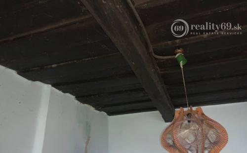 MAĎARSKO -TRIZS - 4 IZBOVÝ VÍKENDOVÝ DOM V PEKNEJ LOKALITE