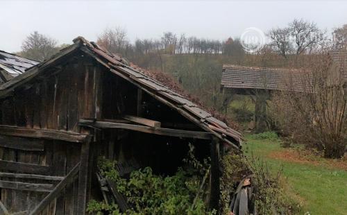 MAĎARSKO -TRIZS - 4 IZBOVÝ VÍKENDOVÝ DOM V PEKNEJ LOKALITE