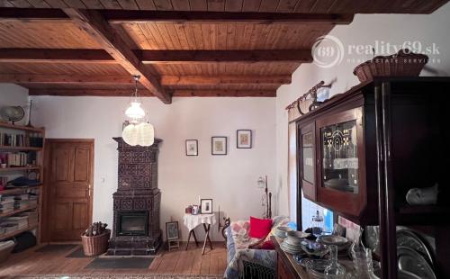 REZERVOVANÉ - MAĎARSKO - VAGASHUTA - ZARIADENÁ 3 IZBOVÁ CHALUPA PO REKONŠTRUKCII, V TICHOM PROSTREDÍ.