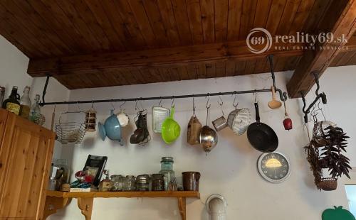 REZERVOVANÉ - MAĎARSKO - VAGASHUTA - ZARIADENÁ 3 IZBOVÁ CHALUPA PO REKONŠTRUKCII, V TICHOM PROSTREDÍ.