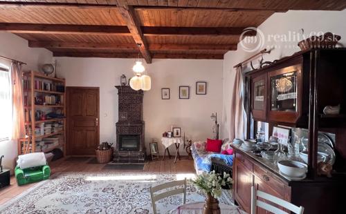 REZERVOVANÉ - MAĎARSKO - VAGASHUTA - ZARIADENÁ 3 IZBOVÁ CHALUPA PO REKONŠTRUKCII, V TICHOM PROSTREDÍ.