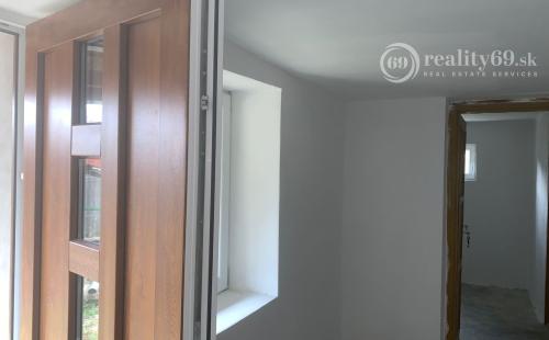 MAĎARSKO - PERKUPA PEKNÝ 2 IZBOVÝ RODINNÝ DOM S LETNOU KUCHYŇOU.