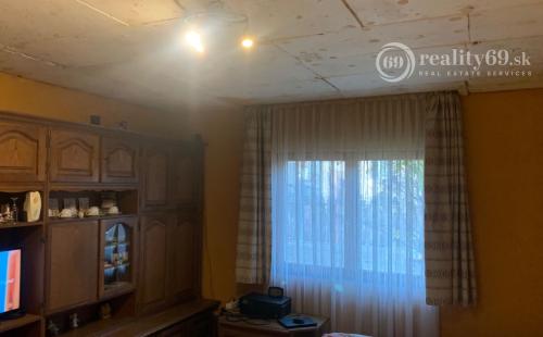 MAĎARSKO - SZUHOGY 3 IZBOVÝ ZATEPLENÝ RODINNÝ DOM