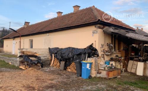 MAĎARSKO - SZUHOGY 3 IZBOVÝ ZATEPLENÝ RODINNÝ DOM