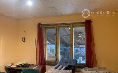 MAĎARSKO - SZUHOGY 3 IZBOVÝ ZATEPLENÝ RODINNÝ DOM