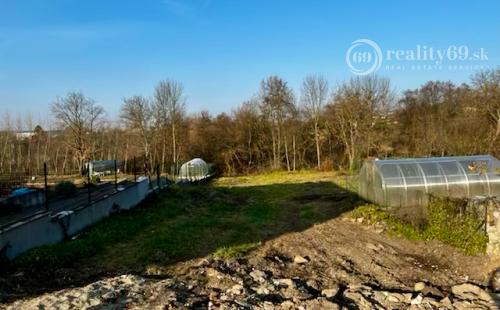 RUSKOV - STAVEBNÝ POZEMOK 1.461 M2 - VHODNÝ NA STAVBU RD.