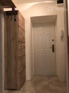 CENTRUM MESTA - JESENNÁ 1 IZBOVÝ BYT PO NOVEJ REKONŠTRUKCII.