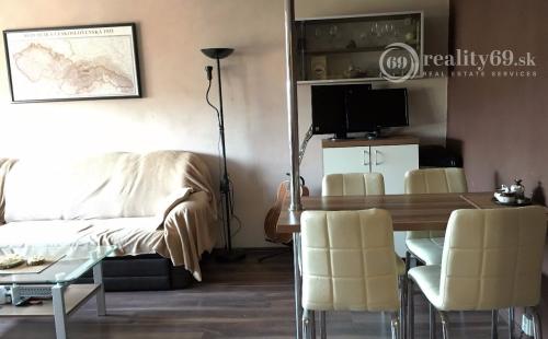 JUH - JUŽNÁ TRIEDA PEKNÝ 2 IZBOVÝ KOMPLETNE ZARIADENÝ BYT.