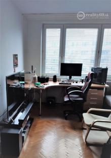 KUZMÁNYHO 3 IZBOVÝ BYT S LODŽIOU PO REKONŠTRUKCII 76 M2