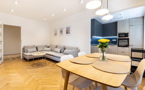 SEVER - TOLSTÉHO 3 IZBOVÝ LUXUSNÝ BYT PO KOMPLETNEJ REKONŠTRUKCII.