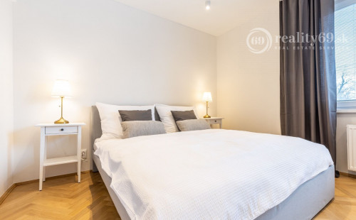 SEVER - TOLSTÉHO 3 IZBOVÝ LUXUSNÝ BYT PO KOMPLETNEJ REKONŠTRUKCII.