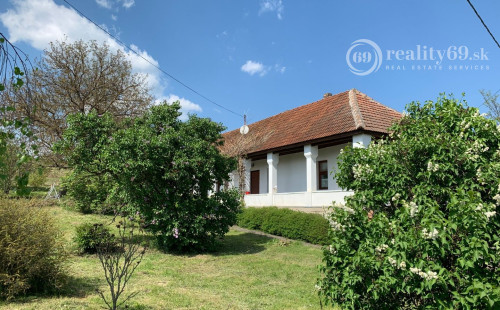 MAĎARSKO - GALVÁCS PEKNÁ 3 IZBOVÁ CHALUPA PO REKONŠTRUKCII, KRÁSNA PRÍRODA.