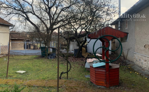 SZALONNA - PEKNÝ 4 IZBOVÝ POSCHODOVÝ RODINNÝ DOM S PODKROVÝM