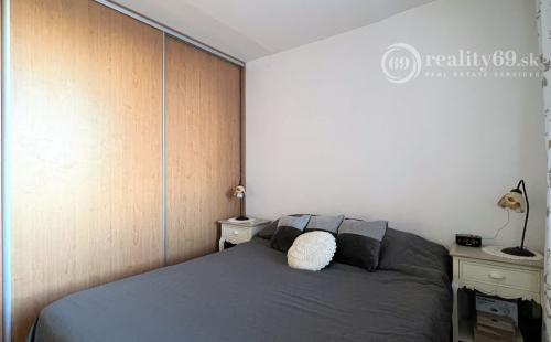 TERASA - KEŽMARSKÁ PRAŽSKÝ 3 IZBOVÝ BYT 68 M2, PO VKUSNEJ REKONŠTRUKCII, VÝBORNÁ LOKALITA.