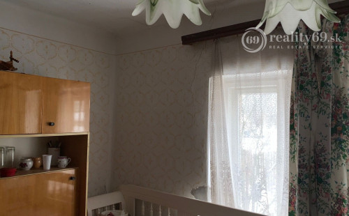 MAĎARSKO - SZALONNA 2 IZBOVÝ SEDLIACKY DOM S GARÁŽOU