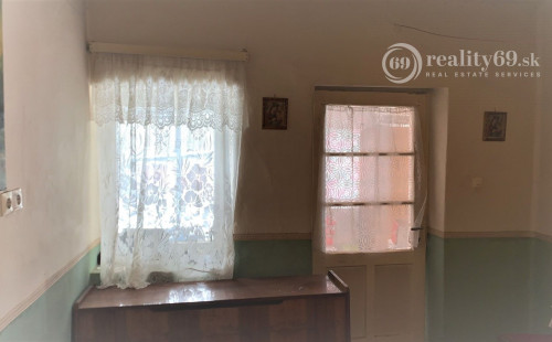 MAĎARSKO - SZALONNA 2 IZBOVÝ SEDLIACKY DOM S GARÁŽOU