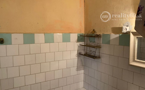 MAĎARSKO - SZALONNA 2 IZBOVÝ SEDLIACKY DOM S GARÁŽOU