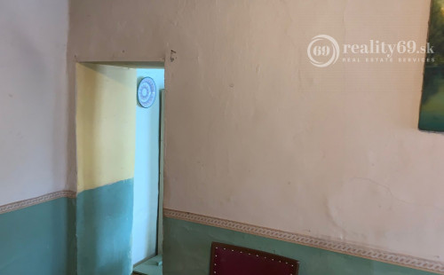 MAĎARSKO - SZALONNA 2 IZBOVÝ SEDLIACKY DOM S GARÁŽOU