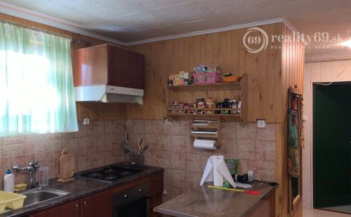 MAĎARSKO - NAGYHUTA LUXUSNÝ 4 IZBOVÝ RD S GARÁŽOU S OBYTNÝM PODKROVÍM