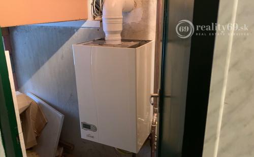 MAĎARSKO - NAGYHUTA LUXUSNÝ 4 IZBOVÝ RD S GARÁŽOU S OBYTNÝM PODKROVÍM