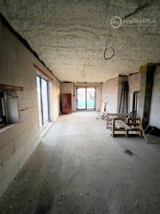 REZERVOVANÝ - RUSKOV - HOLODOM 138 M2 - 4 IZBY, KUCHYŇA, KÚPEĽŇA, WC.