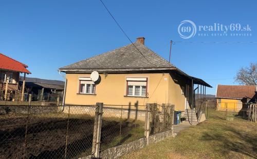 MAĎARSKO - TORNASZENTANDRÁS 3 IZBOVÝ RD SO SAMOSTATNOU GARÁŽOU.