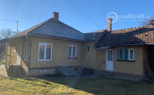 MAĎARSKO - TORNASZENTANDRÁS 3 IZBOVÝ RD SO SAMOSTATNOU GARÁŽOU.