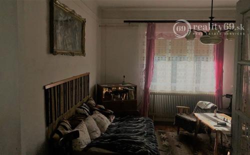 MAĎARSKO - TORNASZENTANDRÁS 3 IZBOVÝ RD SO SAMOSTATNOU GARÁŽOU.