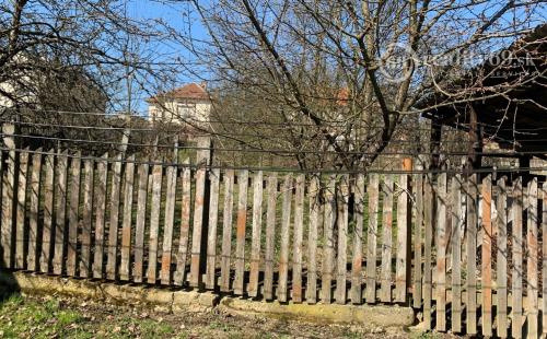 MAĎARSKO - FELSOTELEKES 3 IZBOVÝ RODINNÝ DOM S TERASOU A GARÁŽOU.