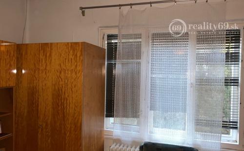 MAĎARSKO - SZENDRO - PEKNÝ 3 IZBOVÝ ZATEPLENÝ RODINNÝ DOM.