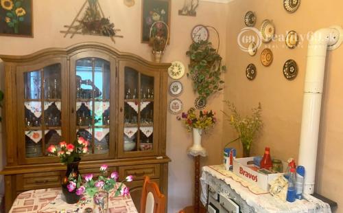 MAĎARSKO -  INÁNCS PEKNÝ 3 IZBOVÝ DOM V PEKNEJ OBCI, UPRAVENÝ POZEMOK.