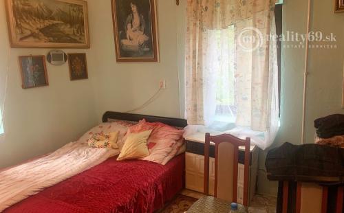 MAĎARSKO -  INÁNCS PEKNÝ 3 IZBOVÝ DOM V PEKNEJ OBCI, UPRAVENÝ POZEMOK.