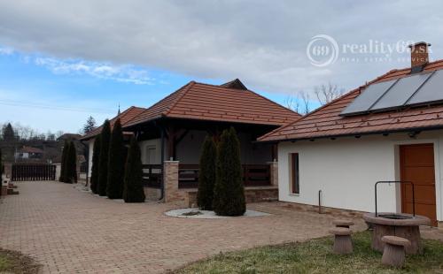 MAĎARSKO - MESZES PENZIÓN BLÍZKO JAZERA, VÝBORNÁ INVESTÍCIA.