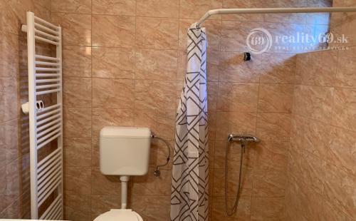 MAĎARSKO - MESZES PENZIÓN BLÍZKO JAZERA, VÝBORNÁ INVESTÍCIA.