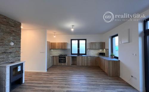 BELŽA - KVALITNÁ DOKONČENÁ NOVOSTAVBA 4 IZBOVÉHO RD.