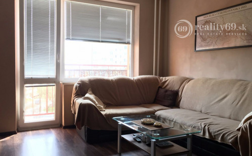 JUH - JUŽNÁ TRIEDA PEKNÝ 2 IZBOVÝ KOMPLETNE ZARIADENÝ BYT.