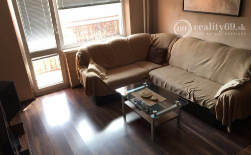 JUH - JUŽNÁ TRIEDA PEKNÝ 2 IZBOVÝ KOMPLETNE ZARIADENÝ BYT.