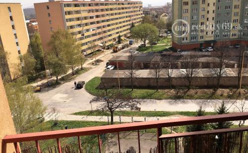 JUH - JUŽNÁ TRIEDA PEKNÝ 2 IZBOVÝ KOMPLETNE ZARIADENÝ BYT.