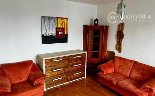 KUZMÁNYHO 3 IZBOVÝ BYT TATRANSKÁ S LODŽIOU PO REKONŠTRUKCII 76 M2