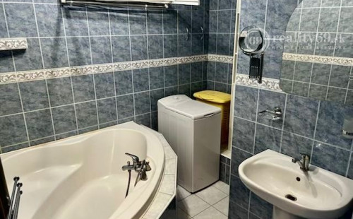 KUZMÁNYHO 3 IZBOVÝ BYT TATRANSKÁ S LODŽIOU PO REKONŠTRUKCII 76 M2