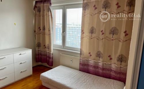 KUZMÁNYHO 3 IZBOVÝ BYT TATRANSKÁ S LODŽIOU PO REKONŠTRUKCII 76 M2